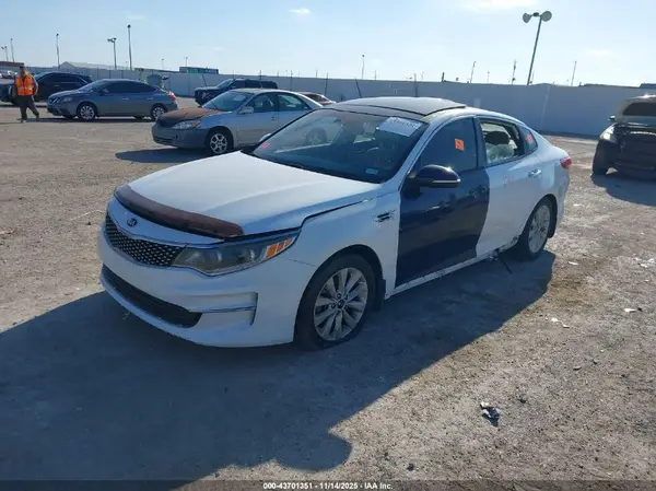 5XXGU4L30GG075502 2016 KIA OPTIMA - Image 2