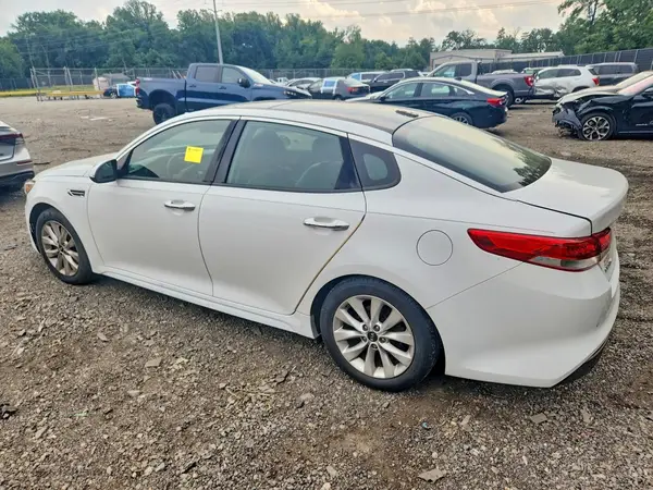 5XXGU4L30GG086208 2016 KIA OPTIMA - Image 2