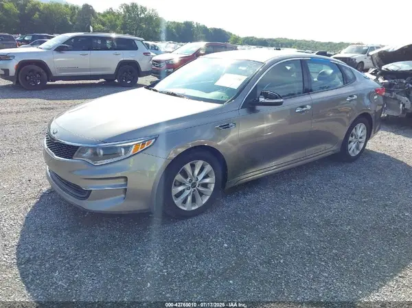 5XXGU4L30GG090484 2016 KIA OPTIMA - Image 2