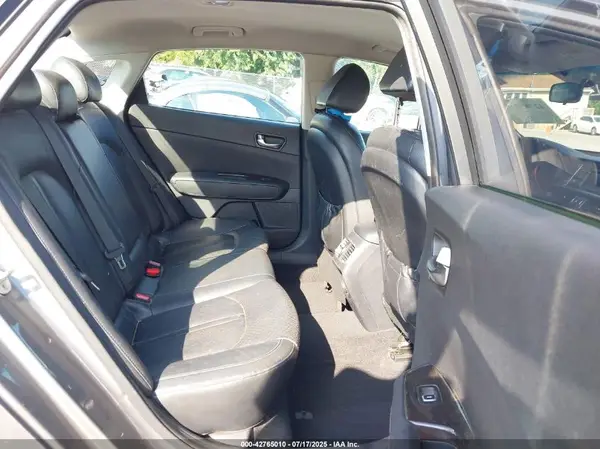 5XXGU4L30GG090484 2016 KIA OPTIMA - Image 8