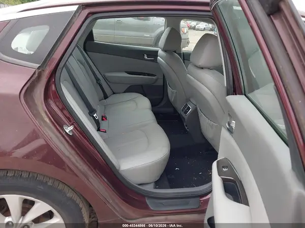 5XXGU4L30GG093871 2016 KIA OPTIMA - Image 8