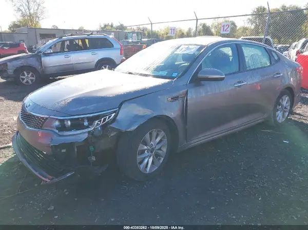 5XXGU4L30GG102861 2016 KIA OPTIMA - Image 2