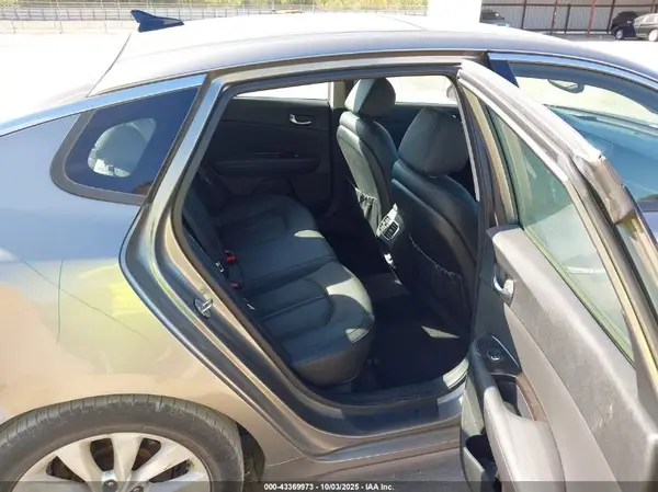 5XXGU4L30GG106456 2016 KIA OPTIMA - Image 8