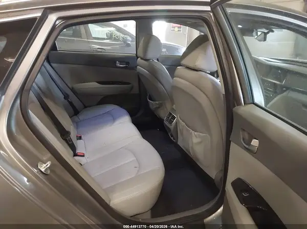 5XXGU4L30GG112340 2016 KIA OPTIMA - Image 8