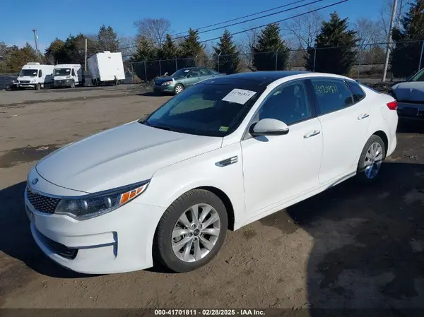 5XXGU4L30HG126899 2017 KIA OPTIMA - Image 2
