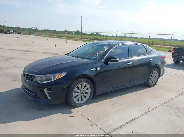 5XXGU4L30HG143170 2017 KIA OPTIMA - Image 2