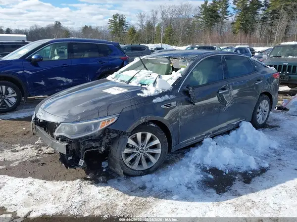 5XXGU4L30HG157098 2017 KIA OPTIMA - Image 2