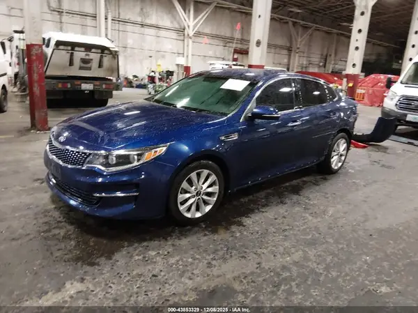 5XXGU4L30HG170255 2017 KIA OPTIMA - Image 2