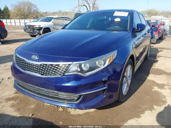 5XXGU4L30HG170305 2017 KIA OPTIMA - Image 2