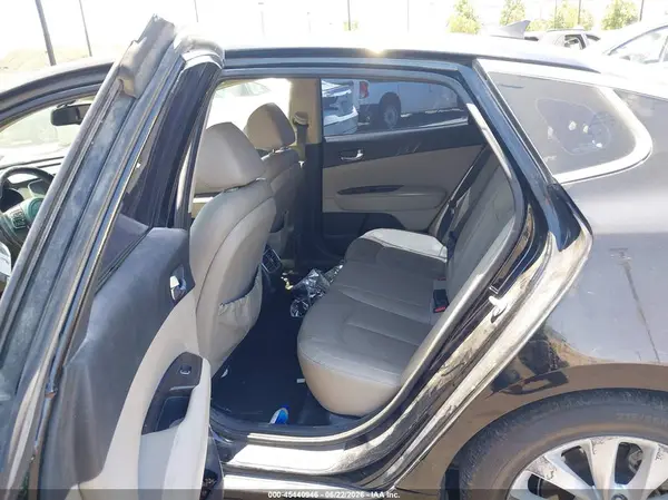 5XXGU4L30JG180645 2018 KIA OPTIMA - Image 8