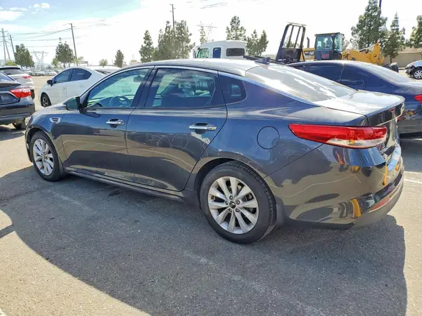 5XXGU4L30JG182489 2018 KIA OPTIMA - Image 2