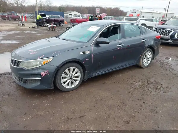 5XXGU4L30JG197803 2018 KIA OPTIMA - Image 2
