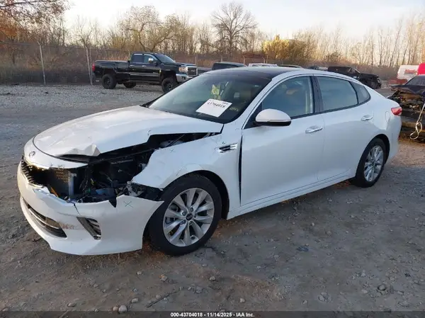 5XXGU4L30JG206130 2018 KIA OPTIMA - Image 2