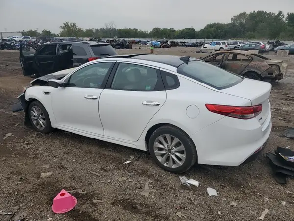 5XXGU4L30JG206399 2018 KIA OPTIMA - Image 2