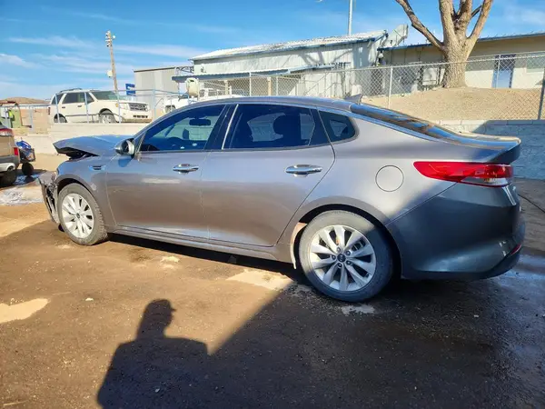 5XXGU4L30JG215202 2018 KIA OPTIMA - Image 2