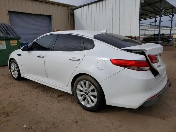 5XXGU4L30JG216656 2018 KIA OPTIMA - Image 2