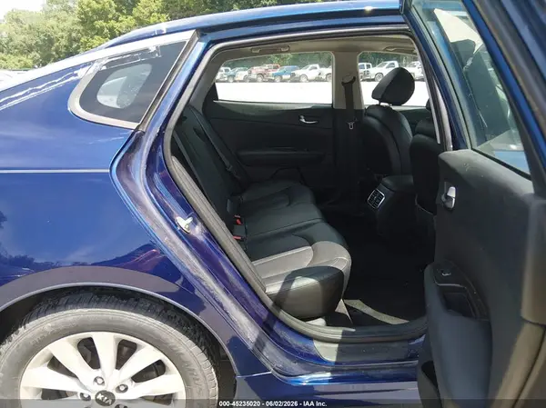 5XXGU4L30JG216804 2018 KIA OPTIMA - Image 8