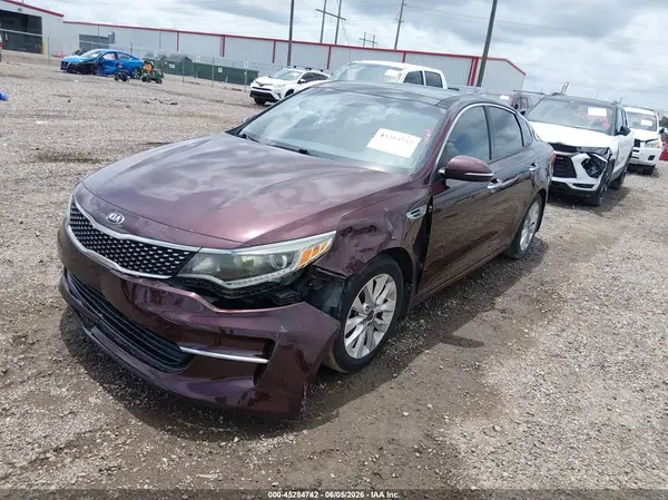 5XXGU4L30JG217029 2018 KIA OPTIMA - Image 2