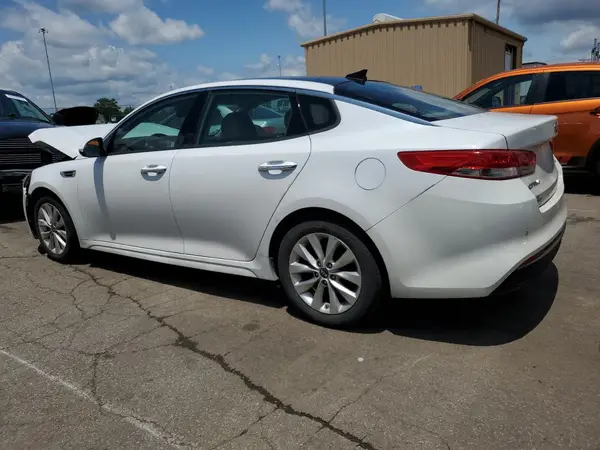 5XXGU4L30JG218780 2018 KIA OPTIMA - Image 2