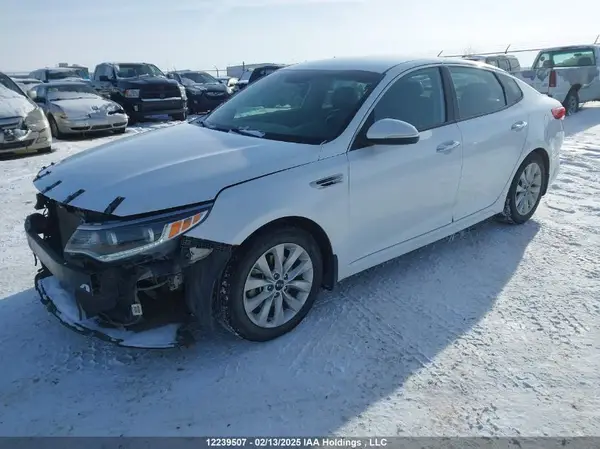 5XXGU4L30JG222070 2018 KIA OPTIMA - Image 2