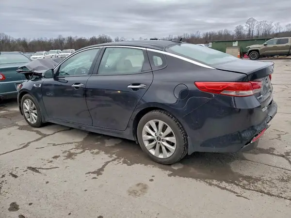 5XXGU4L30JG227494 2018 KIA OPTIMA - Image 2