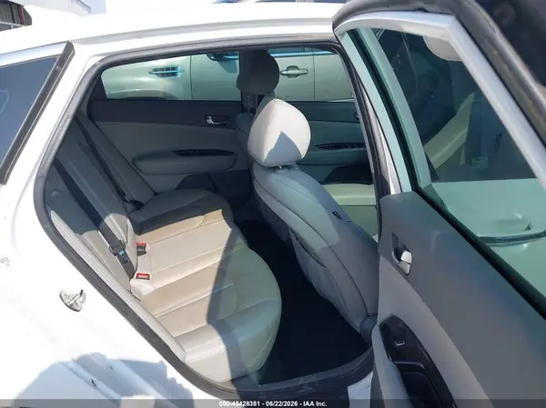 5XXGU4L30JG227589 2018 KIA OPTIMA - Image 8