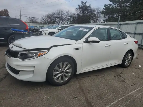 5XXGU4L30JG237734 2018 KIA OPTIMA - Image 1