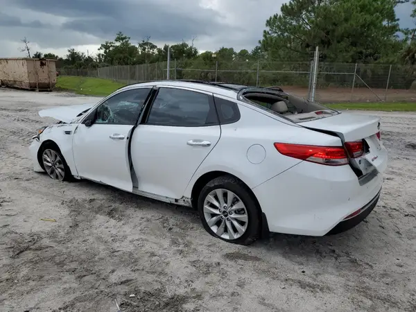 5XXGU4L30JG241279 2018 KIA OPTIMA - Image 2