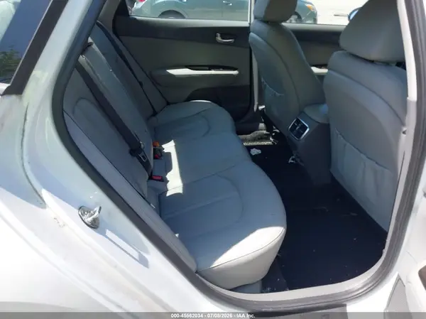 5XXGU4L30JG241864 2018 KIA OPTIMA - Image 8