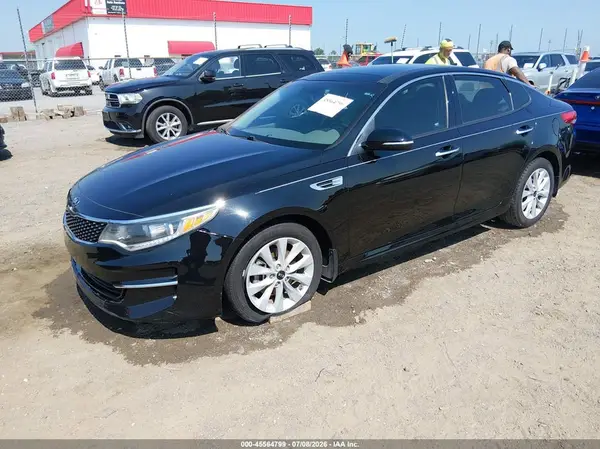 5XXGU4L30JG248149 2018 KIA OPTIMA - Image 2