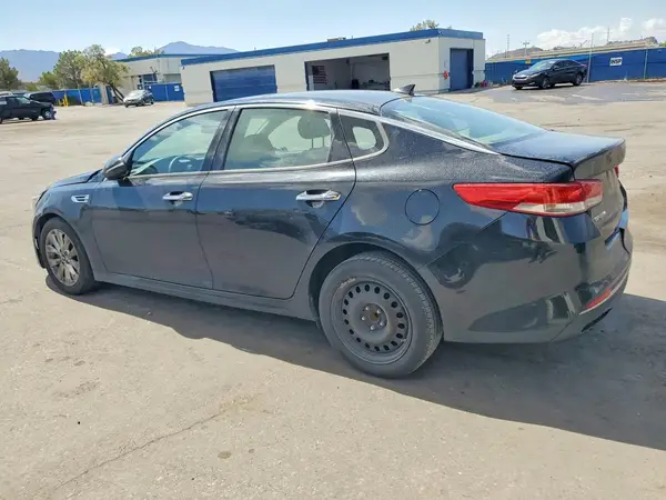 5XXGU4L30JG250533 2018 KIA OPTIMA - Image 2
