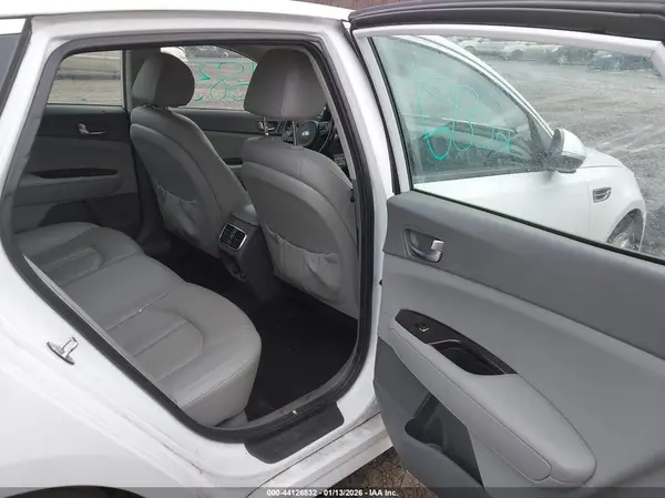 5XXGU4L30JG256803 2018 KIA OPTIMA - Image 8