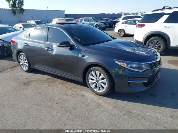 5XXGU4L30JG263394 2018 KIA OPTIMA - Image 1