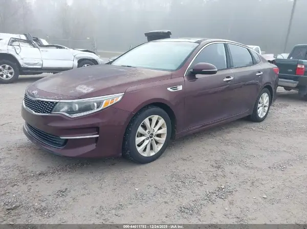 5XXGU4L31GG009928 2016 KIA OPTIMA - Image 2