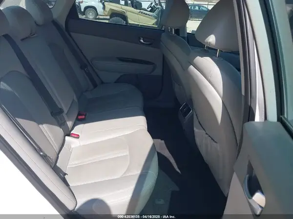 5XXGU4L31GG010576 2016 KIA OPTIMA - Image 8