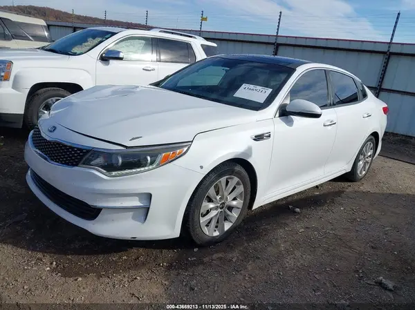 5XXGU4L31GG012134 2016 KIA OPTIMA - Image 2