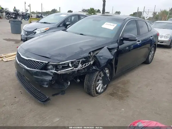 5XXGU4L31GG033310 2016 KIA OPTIMA - Image 2
