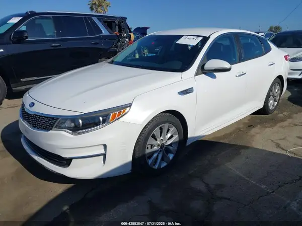 5XXGU4L31GG033744 2016 KIA OPTIMA - Image 2