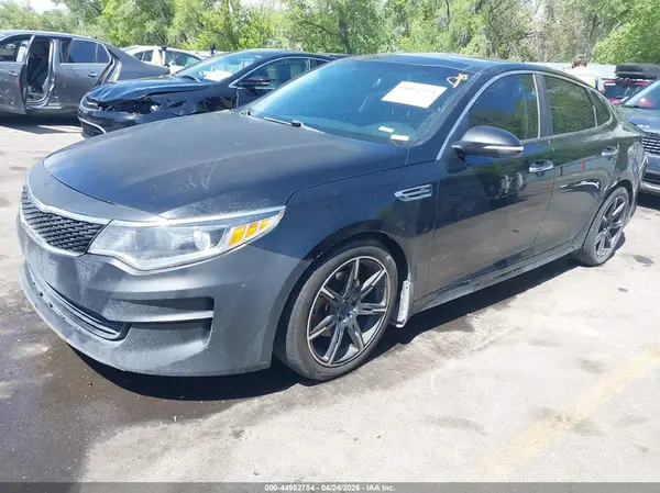 5XXGU4L31GG035803 2016 KIA OPTIMA - Image 2