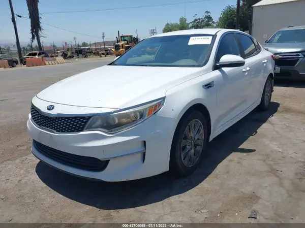 5XXGU4L31GG050494 2016 KIA OPTIMA - Image 2