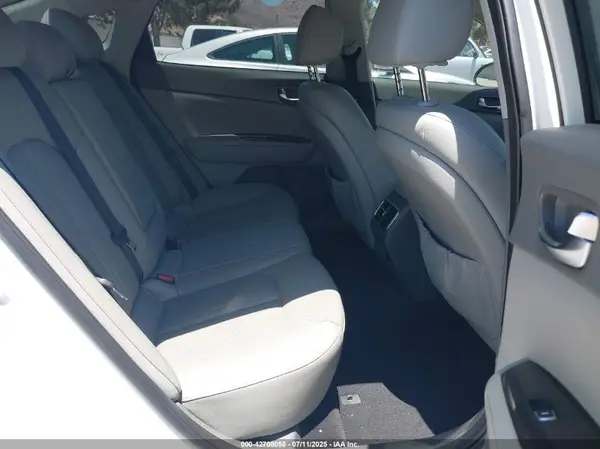 5XXGU4L31GG050494 2016 KIA OPTIMA - Image 8