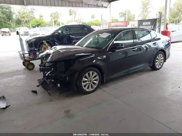5XXGU4L31GG058305 2016 KIA OPTIMA - Image 2