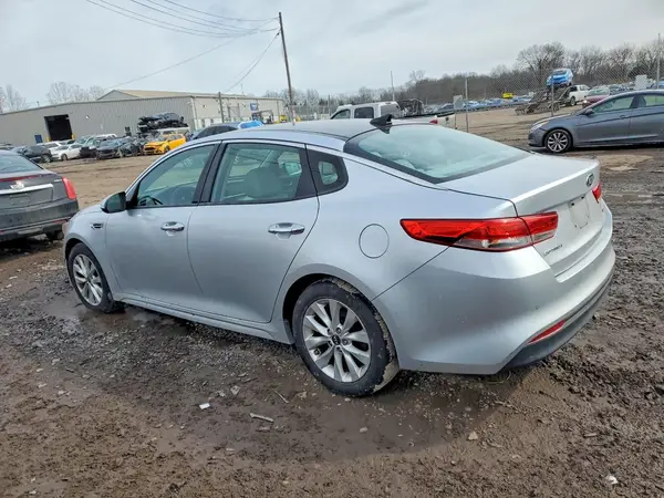 5XXGU4L31GG063987 2016 KIA OPTIMA - Image 2