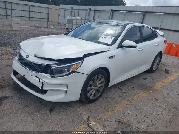 5XXGU4L31GG067988 2016 KIA OPTIMA - Image 2