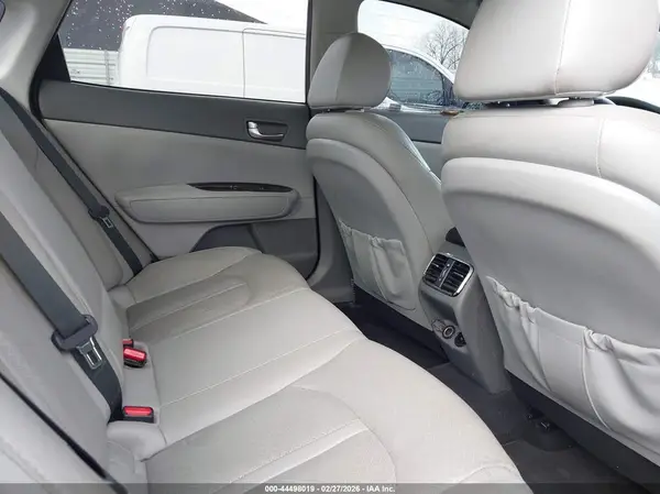 5XXGU4L31GG070731 2016 KIA OPTIMA - Image 8