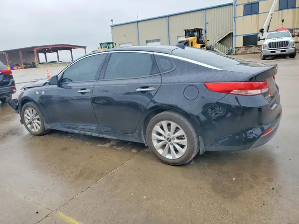 5XXGU4L31GG075511 2016 KIA OPTIMA - Image 2