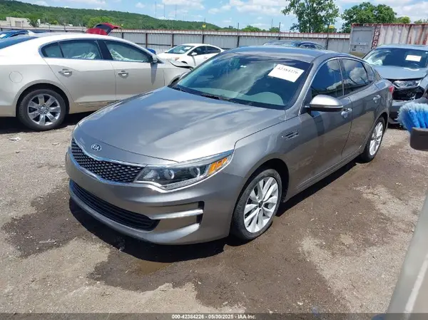 5XXGU4L31GG077355 2016 KIA OPTIMA - Image 2
