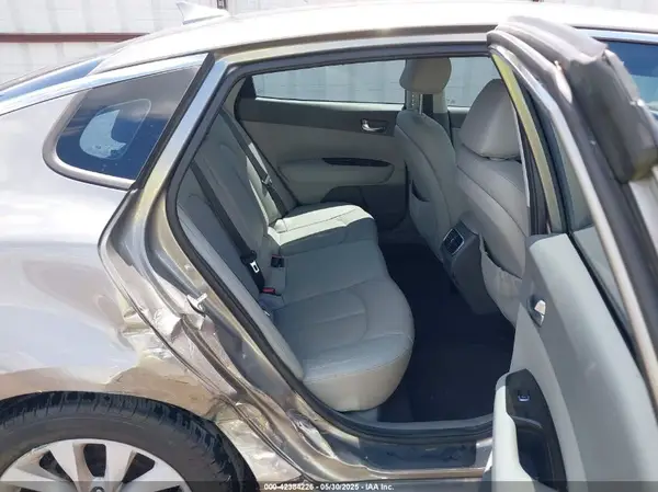 5XXGU4L31GG077355 2016 KIA OPTIMA - Image 8