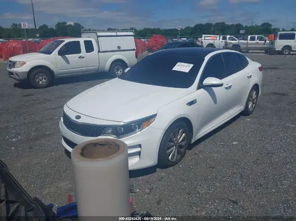 5XXGU4L31GG078375 2016 KIA OPTIMA - Image 2