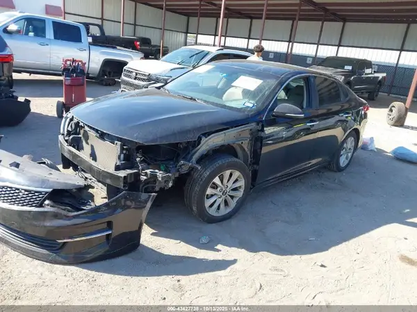 5XXGU4L31GG078988 2016 KIA OPTIMA - Image 2
